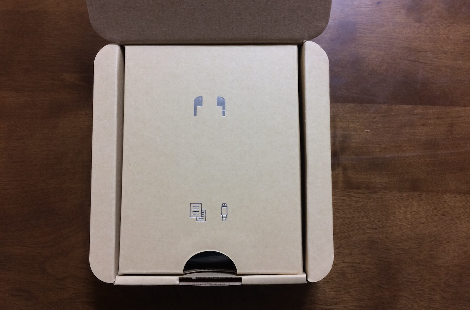 TaoTronics TT-BH15 中蓋.JPG TaoTronics TT BH15 中蓋