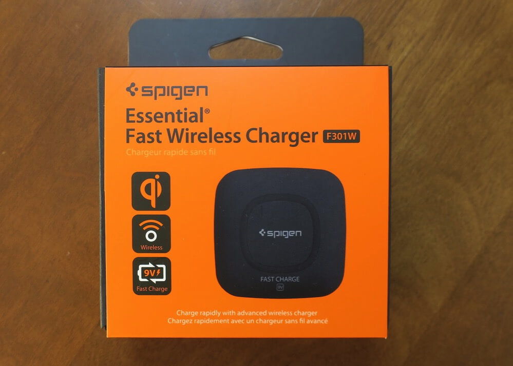 Spigen ワイヤレス充電器 F301W.JPG Spigen ワイヤレス充電器 F301W