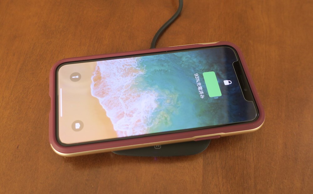 置くだけで充電できるワイヤレス充電.JPG 置くだけで充電できるワイヤレス充電