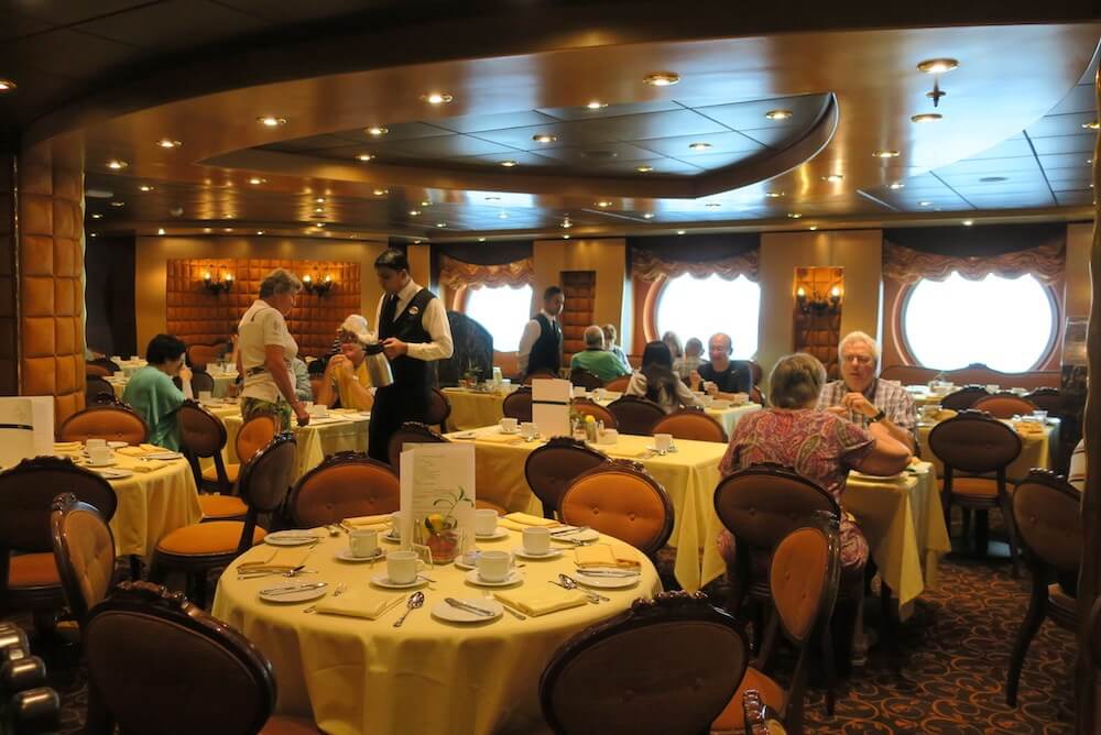 MSCスプレンディダ メインレストラン 朝食1.JPG MSCスプレンディダ メインレストラン 朝食1