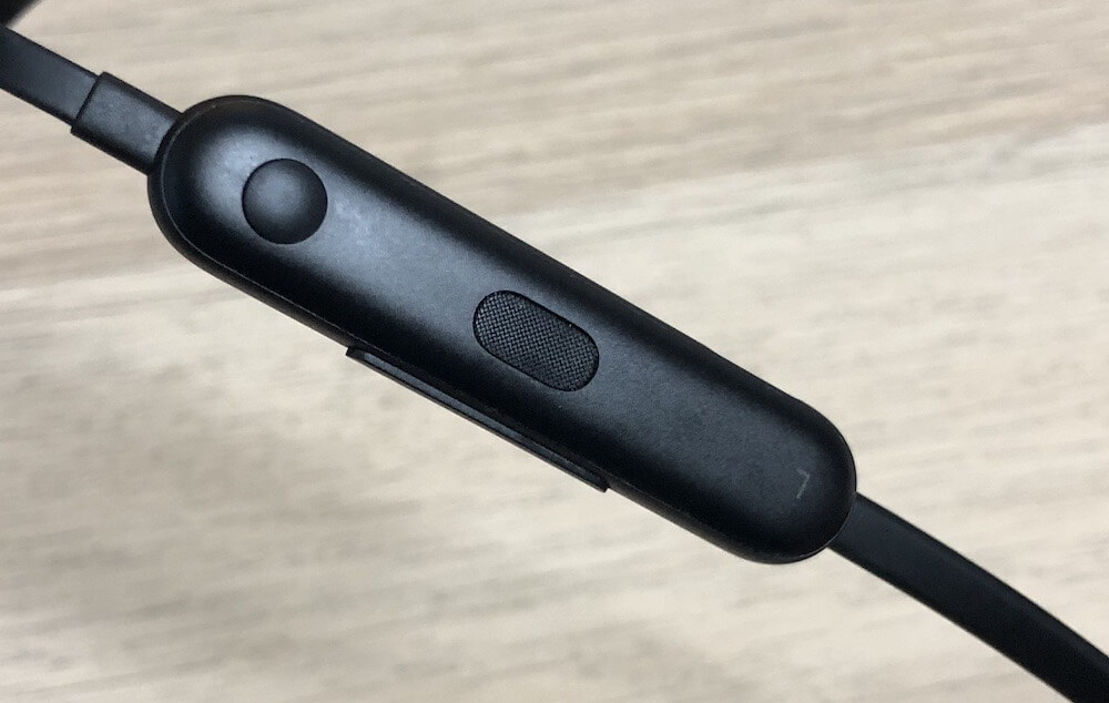 Beats flex リモコン　一時再生 停止ボタン